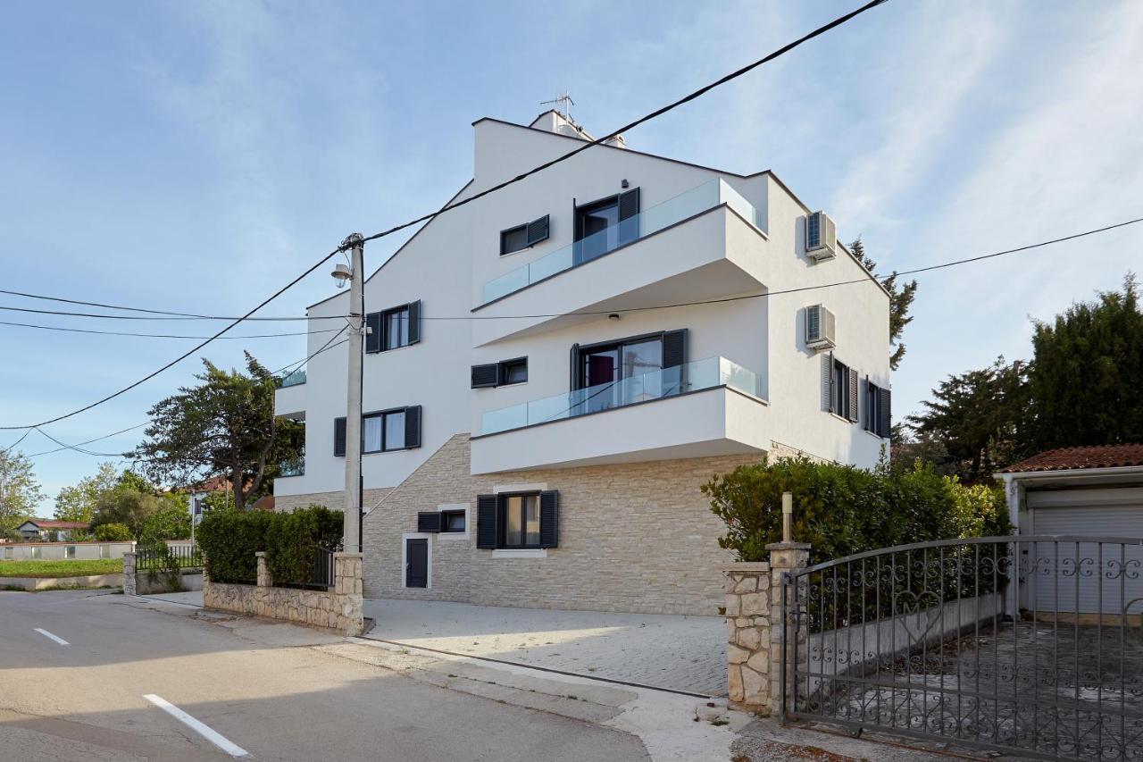 Apartments Nika Turanj Kültér fotó