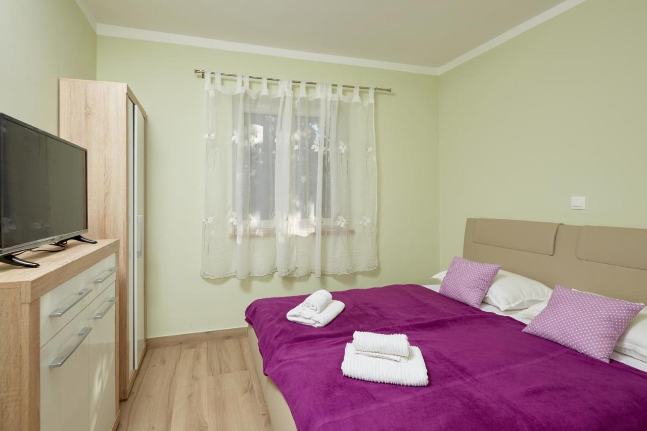 Apartments Nika Turanj Szoba fotó