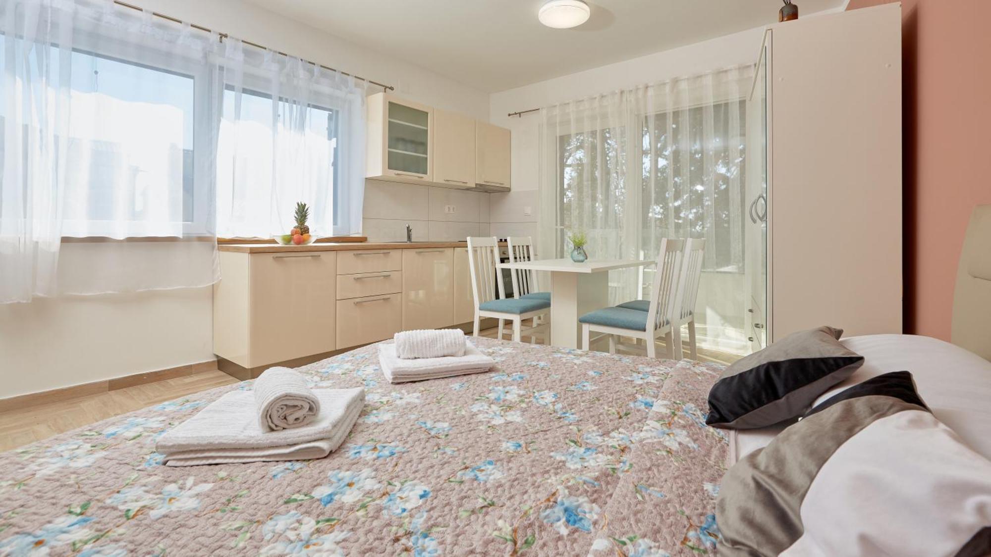 Apartments Nika Turanj Szoba fotó